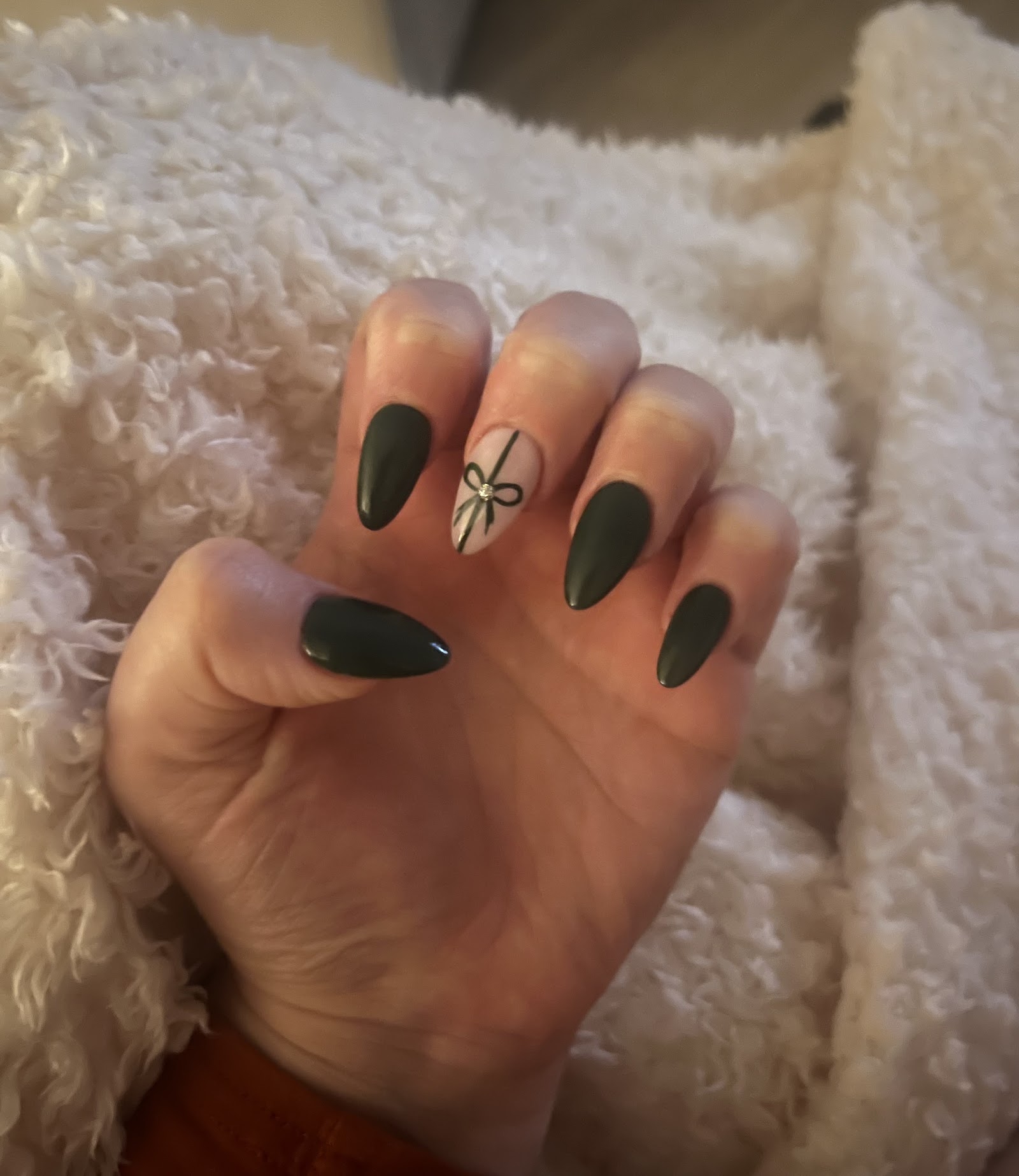 Glossy Nail nail photo 1